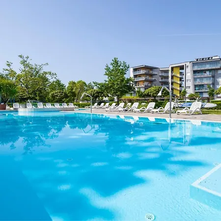 Admiral Pearl Apartment Siofok Exterior photo